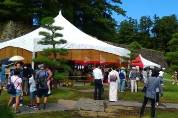 Tea ceremony events are regularly held in the castle grounds