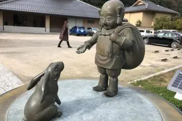 Lapin venu en aide à Ôkuninushi, dieu vénéré au sanctuaire Izumo-taisha.
