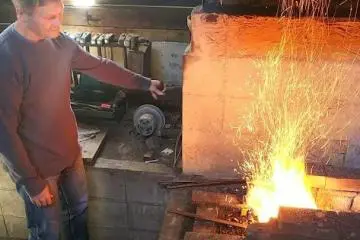 La experiencia de hacer espadas