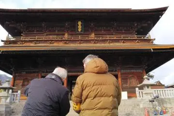 La entrada principal del Templo Zenkoji