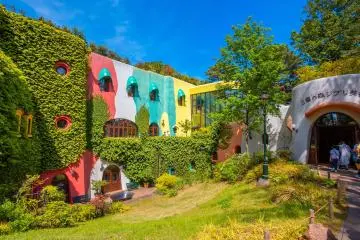 Studio Ghibli Museum (Photo: Cowardlion / Shutterstock.com)