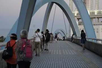 Jembatan di Nagoyako menjadi salah satu objek favorit pengunjung