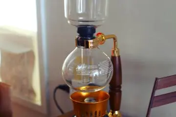Pembuat kopi bergaya vintage