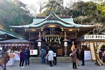 Hetsu no Miya was originally built in 13th century, the current building was rebuilt in the 20th and is the main shrine of the island.