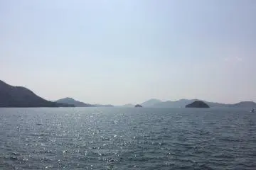 La route en ferry vers l'île aux lapins