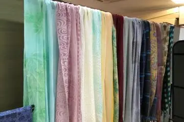 Vibrant stoles to go with kimonos 