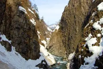 Kiyotsu Gorge with its beauty magnified by the golden sunshine