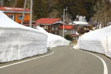 Snowfall in Niigata, nicknamed snow country, can accumulate up to 3m