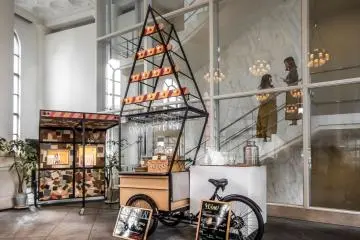 In total this Café features 5 food carts. This particular one features a selection of cookies and snacks