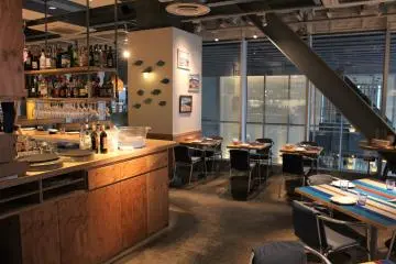 Enjoy a seaside atmosphere in the midst of Tokyo