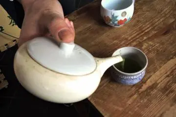 Versant le thé que j'ai créé