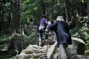 Most visitors were elderly who seemed to be in better shape than me