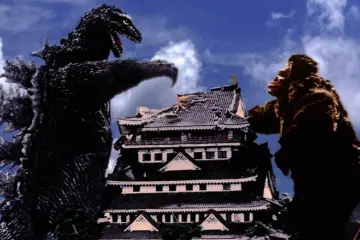 King Kong and Godzilla demolish Atami Castle. (Photo: Toho Co., Ltd.)