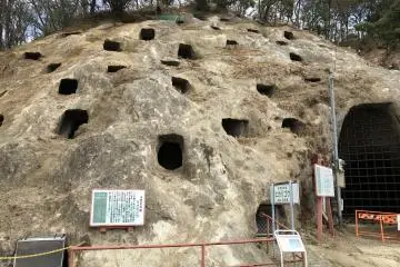 Tombs of Yoshimi Hyakuana - 2