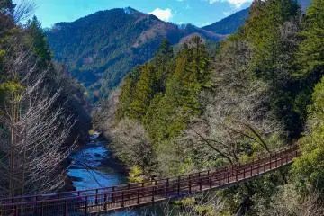 Puente de Ishubune en ciudad de Akiruno