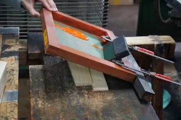Experiencia de manufactura de amuleto de madera Gomafuda