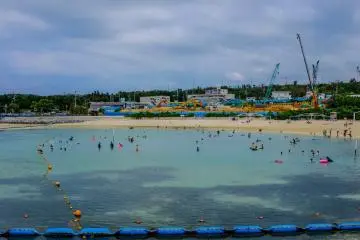 <p>Pantai Emerald terletak di Ocean Expo Park</p>
