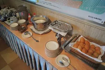 For the people who want a more Western-style breakfast, they have yogurt and bread