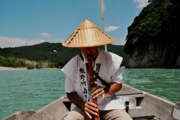 The tour guide played a couple of ancient melodies on two different Shakuhachi (Japanese flute)