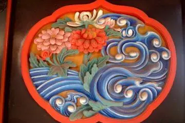 Flowing water and flowers, emblems of Benzaiten