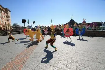 Usapiyo dancing and making merry alongside the others