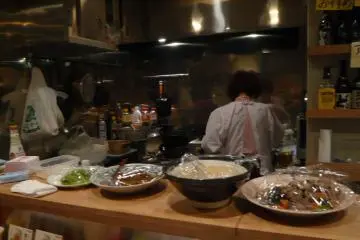 활발한 여자 사장님을 서포트하는 조용한 사장님의 어머니