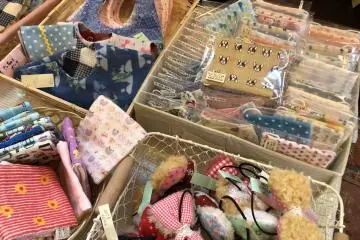 Handicrafts from times past on the mezzanine