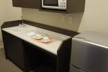 <p>ตู้เย็นและไมโครเวฟสำหรับ Executive Suite</p>