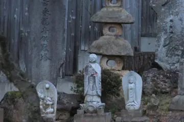 Ancient lantern in Yudanaka