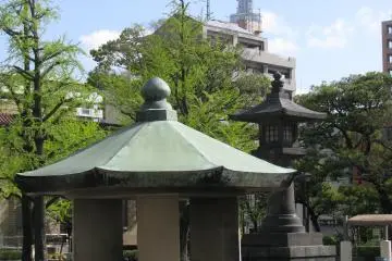 Garden lanterns in Tokyo