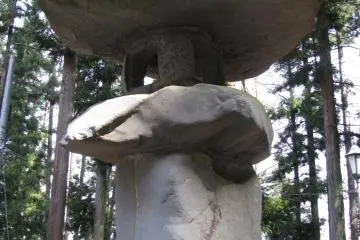 Huge concrete lantern, Nagano