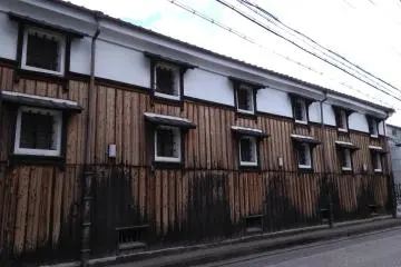 Sake district building 