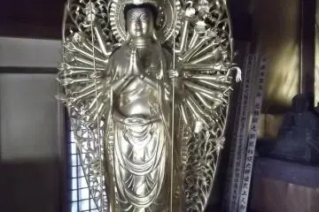 A sculpture inside the main hall
