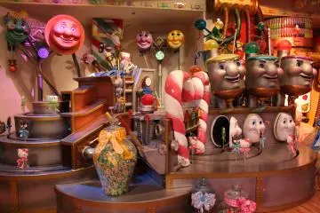 Take a walk through the sweets factory featuring some candy versions of Hello Kitty and Badtz Maru.