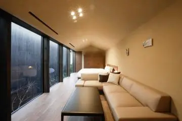 208 Courtyard View with Balcony