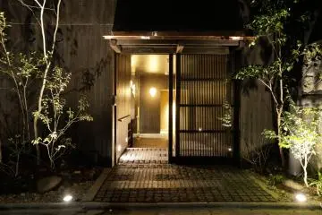 Entrance to the Annex