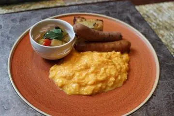 Western-style breakfast at La Bombance Gion