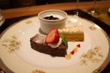 Splendid mini dessert platter