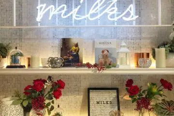 The store is charming and well decorated 