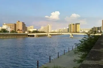 The famous Sumida River (Photo: <a href="https://commons.wikimedia.org/wiki/File:Sumida-River-Shinden-Bridge-2017080601.jpg" target="_blank" rel="noreferrer noopener nofollow">Hasec / CC0 1.0</a>)