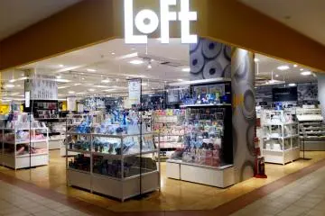 Loft, UNIQLO, and Foodmaison for a quick shopping trip