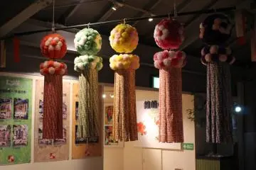 Smaller decorations