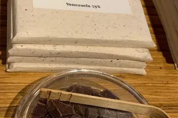 Nel lets you sample almost a dozen single origin bits