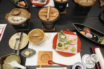 Dinner at Shirakabeso