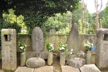 The graves of Nogi Maresuke and Nogi Shizuko in Aoyama Cemetery