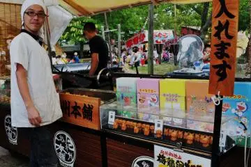 Ce stand était également populaire avec ses gâteaux en forme de personnages de dessin animé 