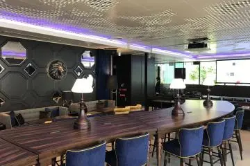 The event stage is connected to the lounge to provide you with entertainment.