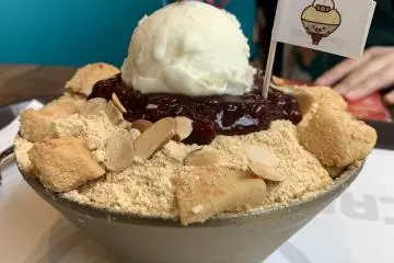 Kinako - roasted soy bean - flavoured bingsu.