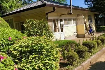 Casa de Okawa en Den'enchofu, un ejemplo de las primeras residencias de estilo occidental que comenzaron a aparecer en Japón durante el Período Taisho