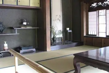 Some decorative items